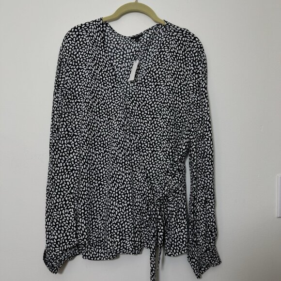 Talbots Women’s Faux Wrap Blouse Size XL Black White Long Sleeve New - Picture 1 of 9